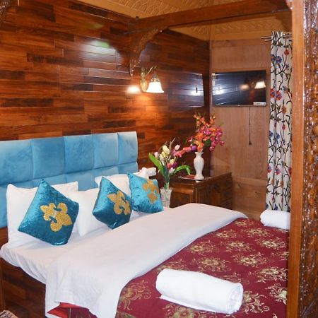 New Lakes Crown Group Of Houseboats Srīnagar Eksteriør billede