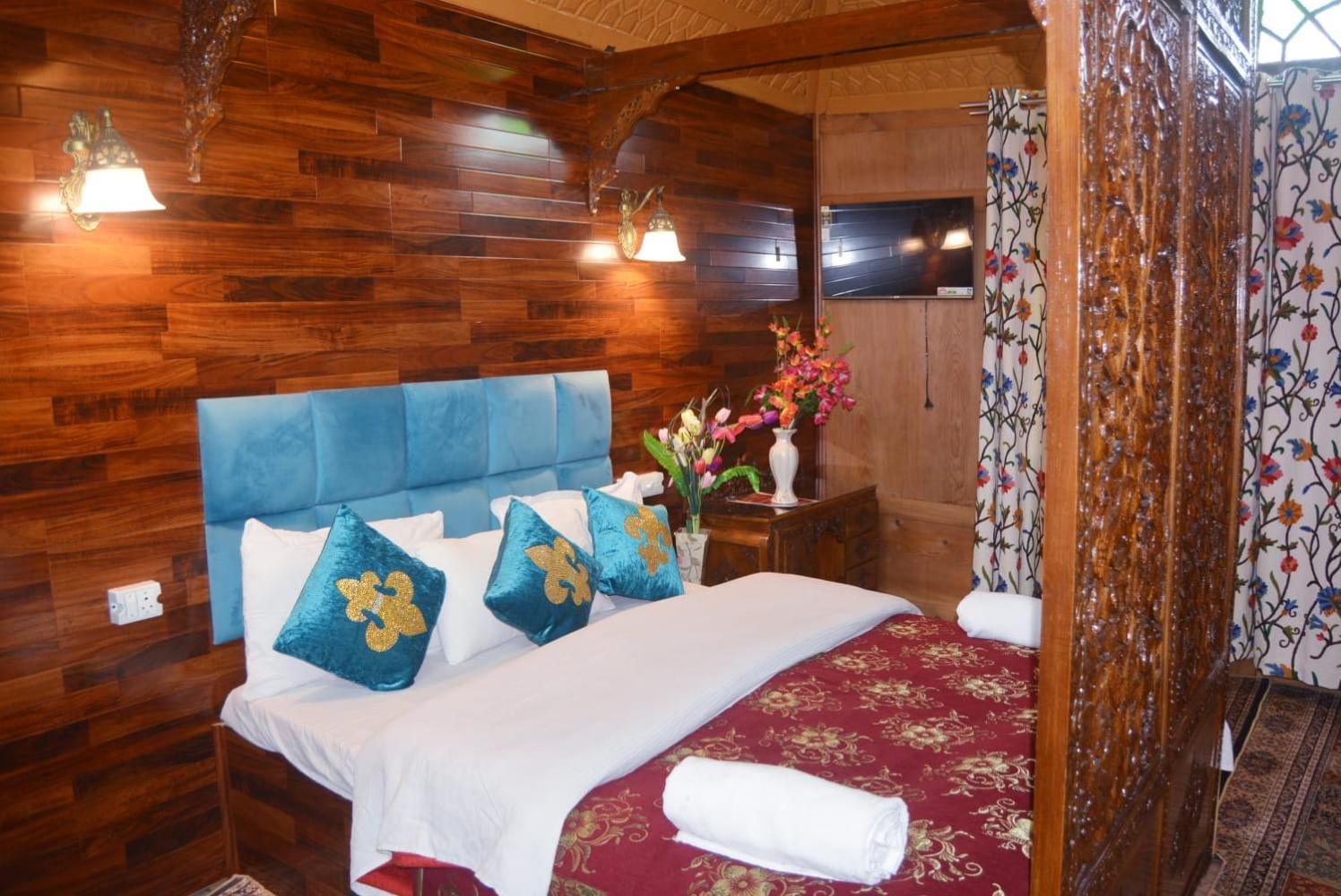 New Lakes Crown Group Of Houseboats Srīnagar Eksteriør billede